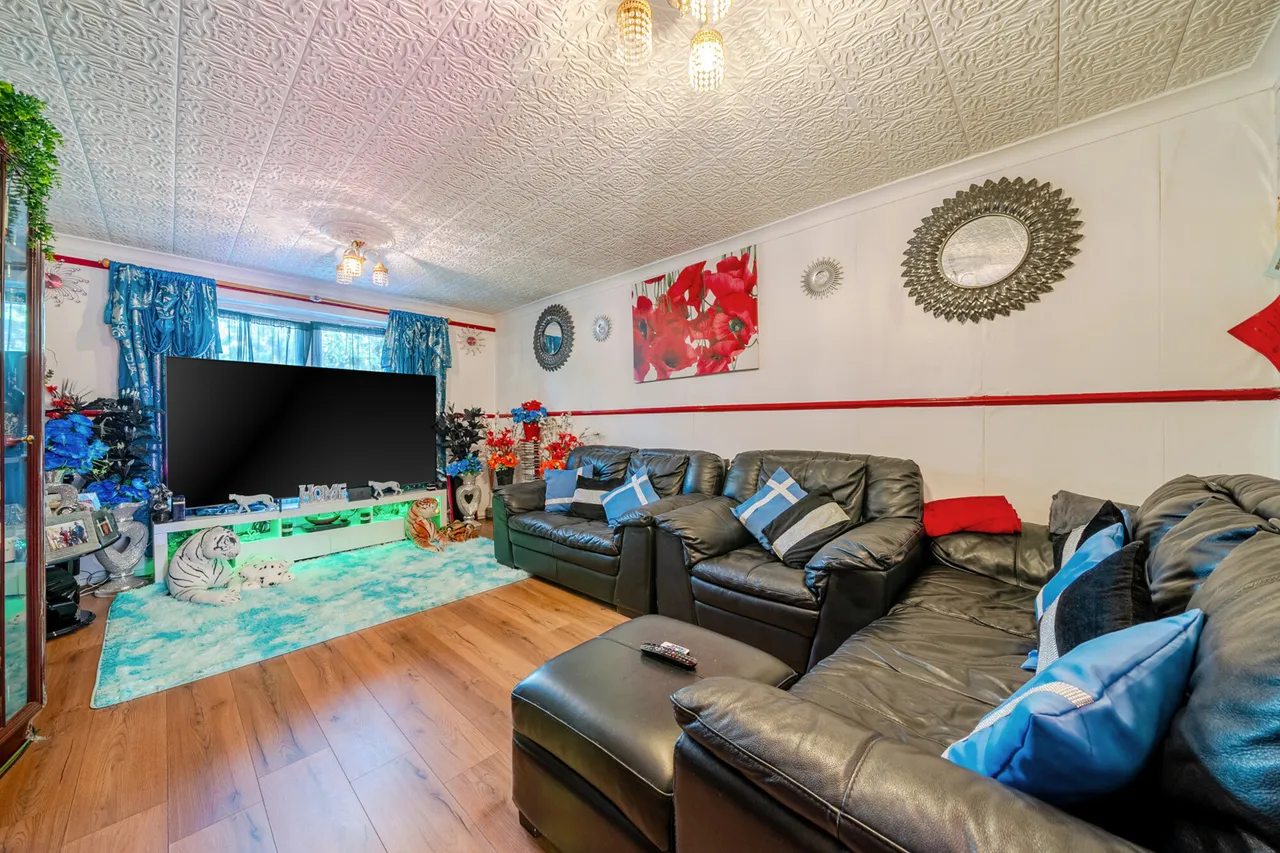 Mortlock Close, SE15, photo 12