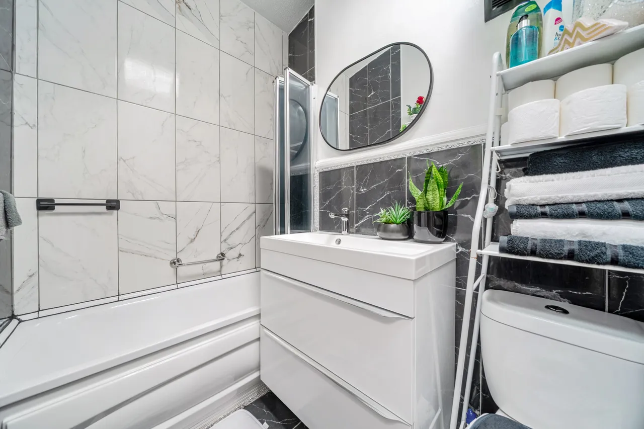 Mortlock Close, SE15, photo 15