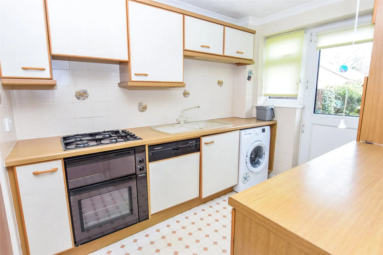 Abbey Way, Farnborough, Hampshire, GU14 7DD, photo 5