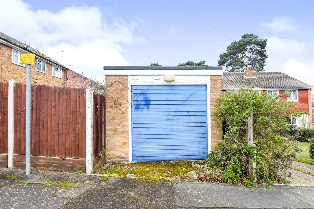Abbey Way, Farnborough, Hampshire, GU14 7DD, photo 8