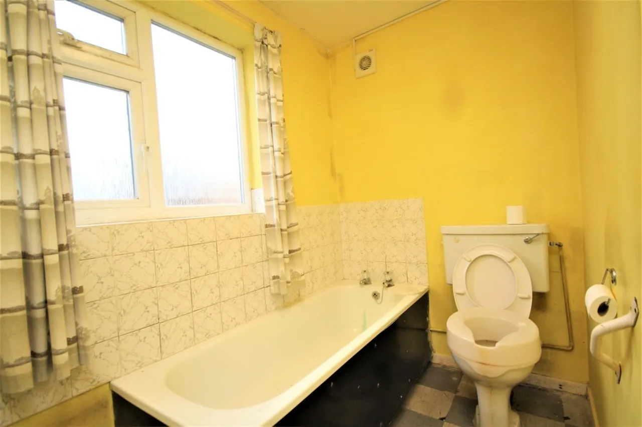 Shepperton Road, Laleham, photo 6