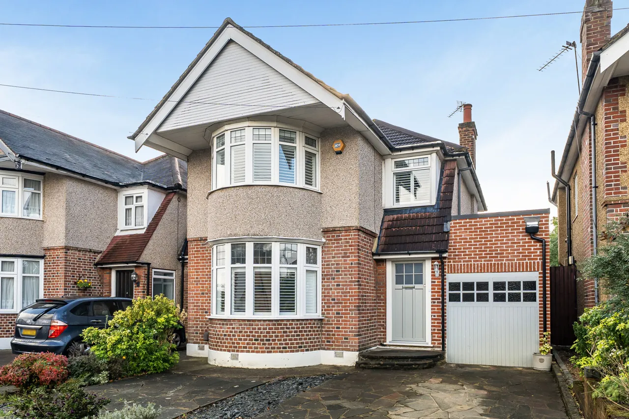 4 bed house for sale, Chester Drive, Harrow, HA2