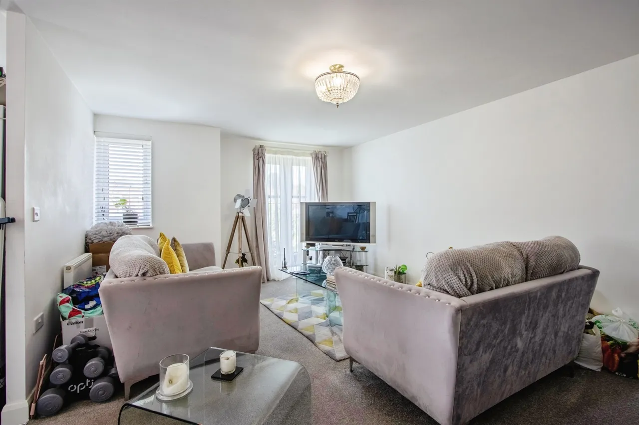 2 bed flat for sale — Pearsons Way, Seacroft, Leeds