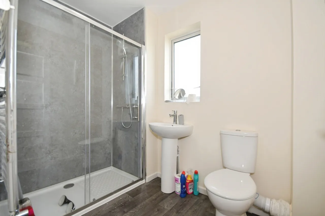 Oxford Close, Brimington, Chesterfield, Derbyshire, S43, photo 5