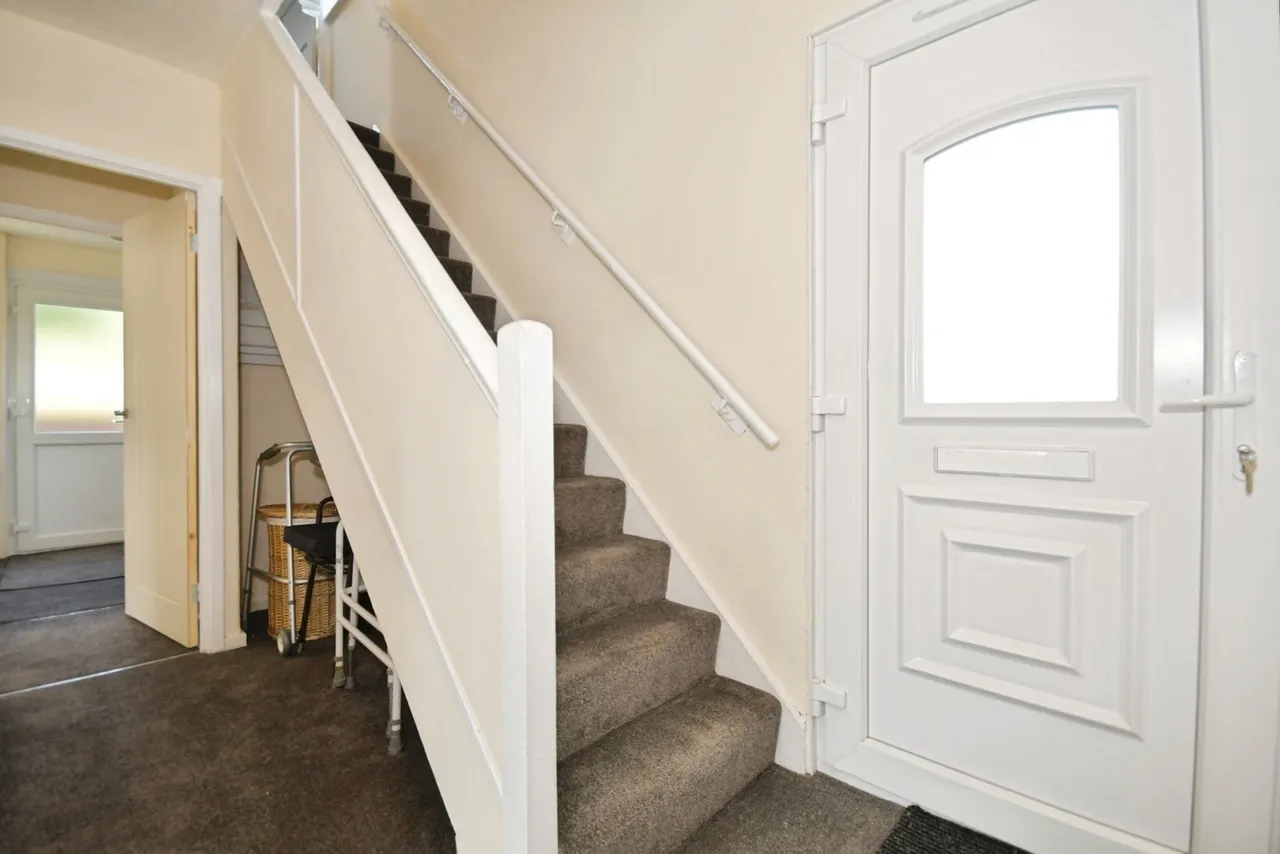 Oxford Close, Brimington, Chesterfield, Derbyshire, S43, photo 4