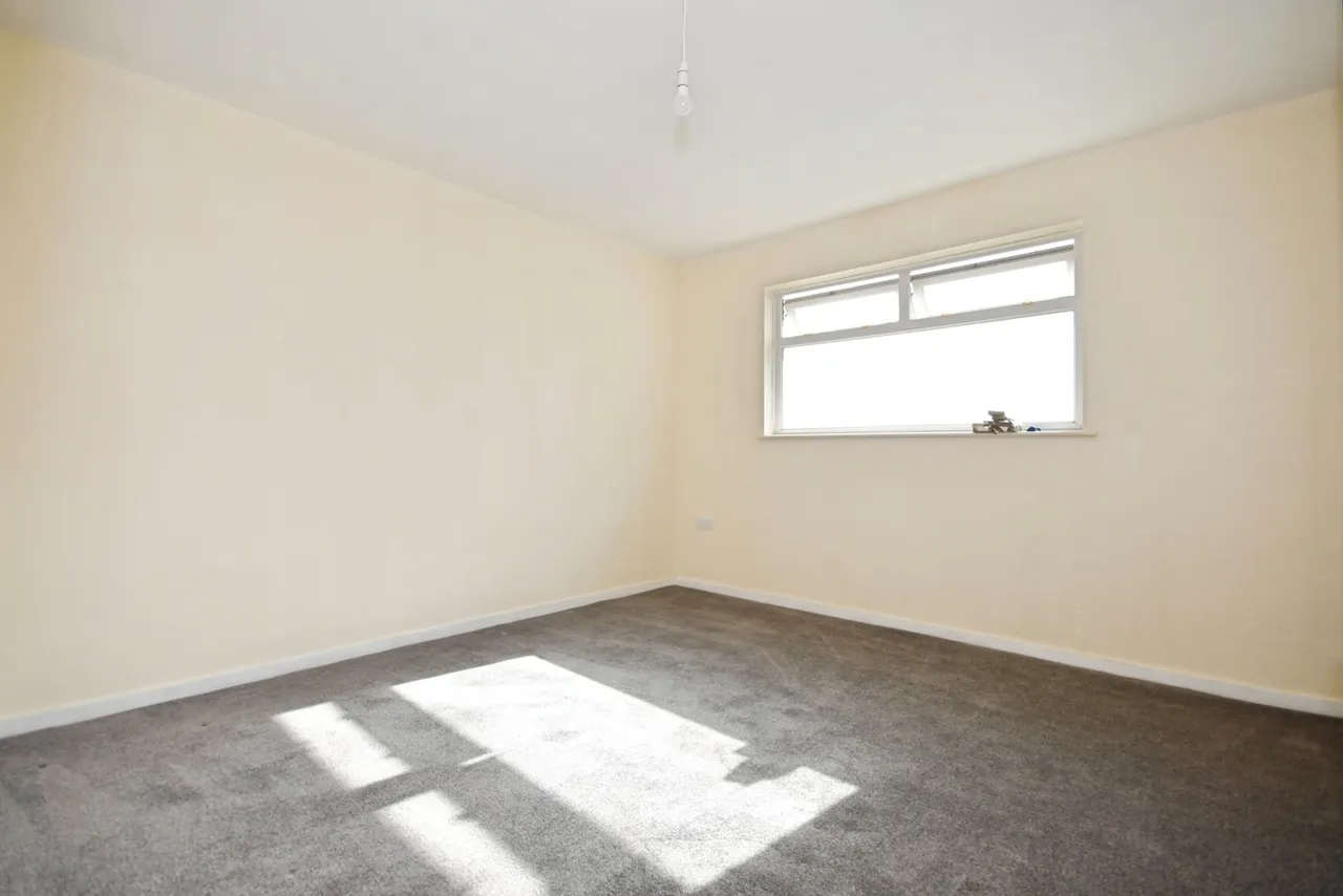 Oxford Close, Brimington, Chesterfield, Derbyshire, S43, photo 6