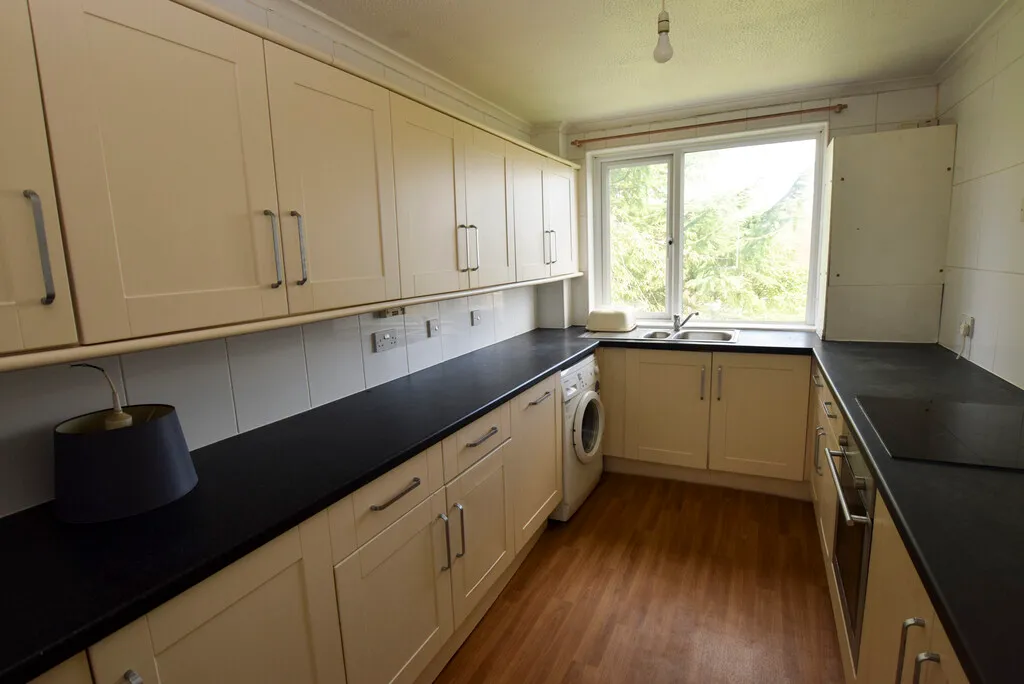 Deercote, Hollinswood, photo 7