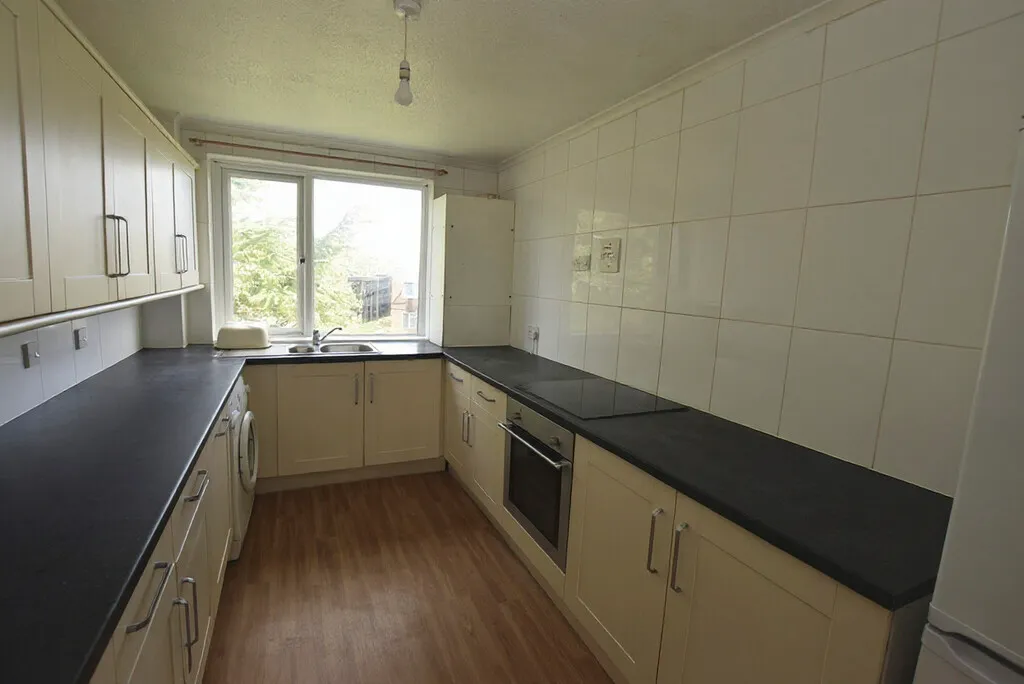 Deercote, Hollinswood, photo 8