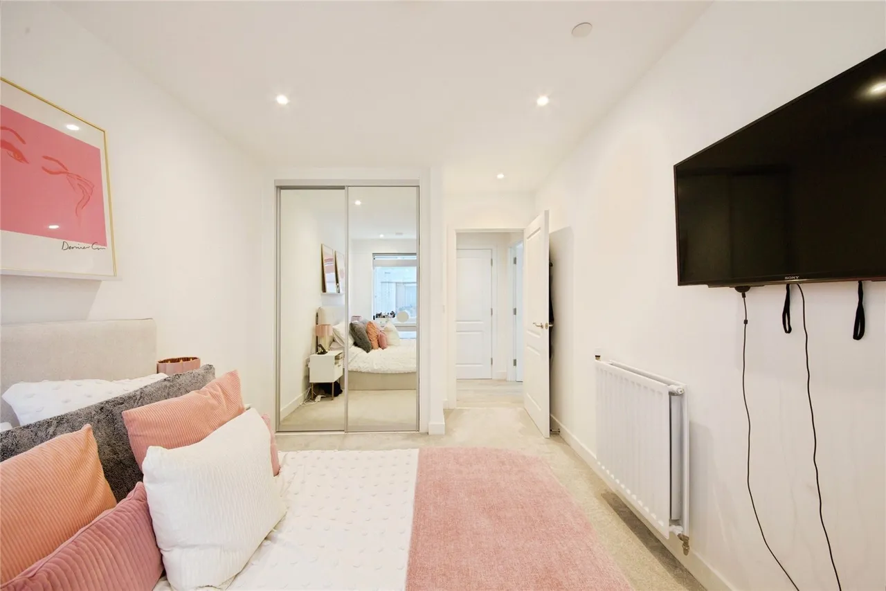 Aerial Square, London, NW9, photo 10