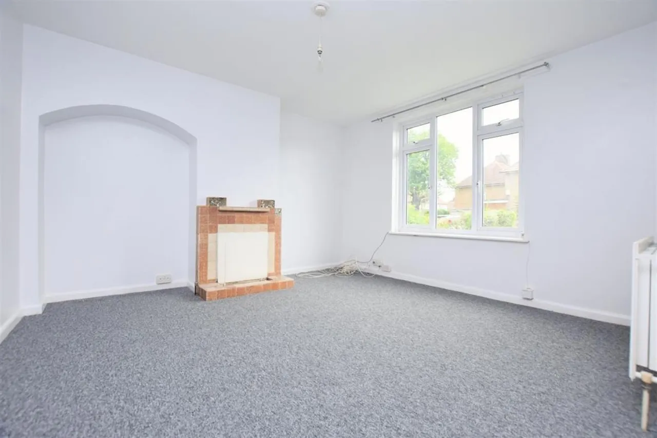 Cotesmore Gardens, Dagenham, RM8, photo 6