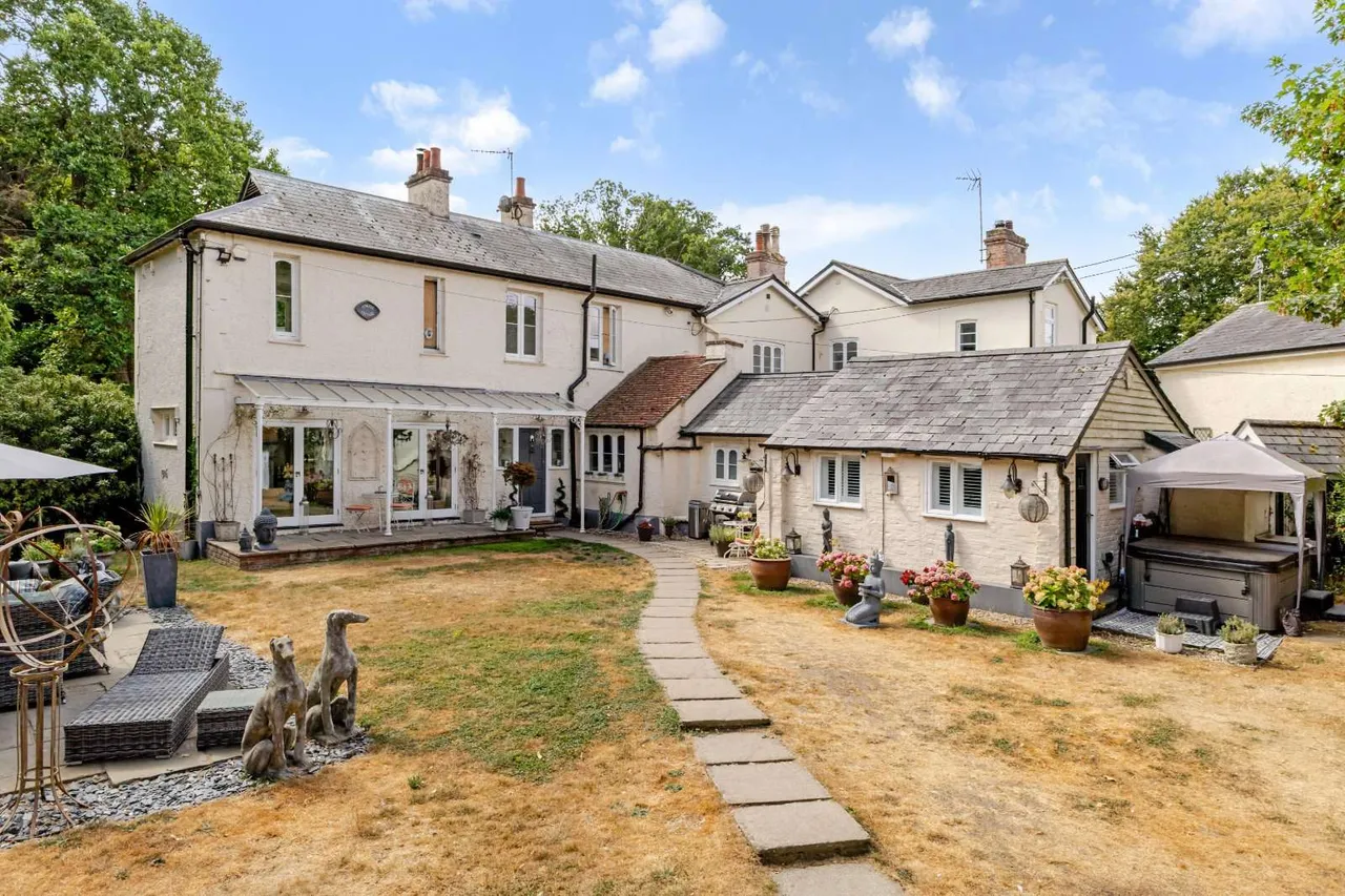 3 bed house for sale, Finings Road, Bolter End, HP14