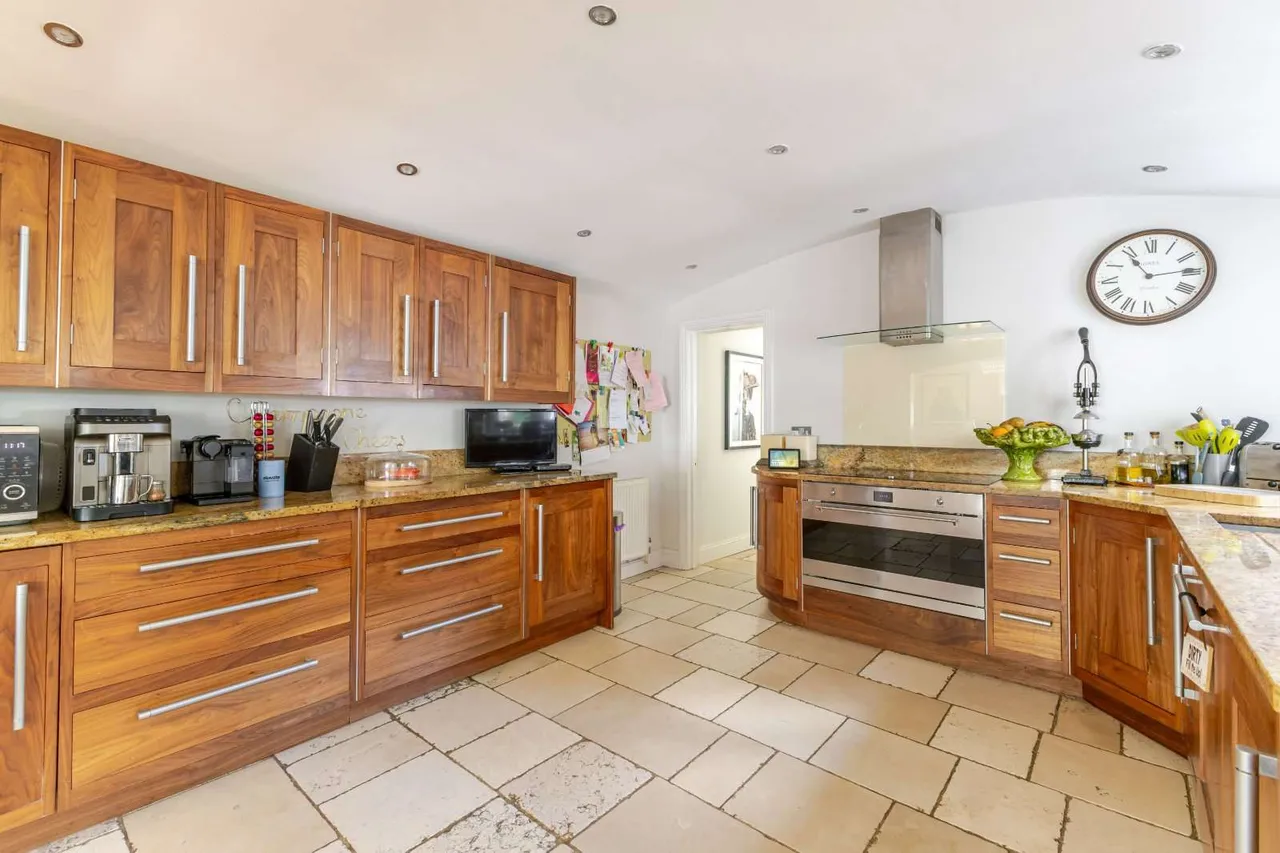Finings Road, Bolter End, HP14, photo 5