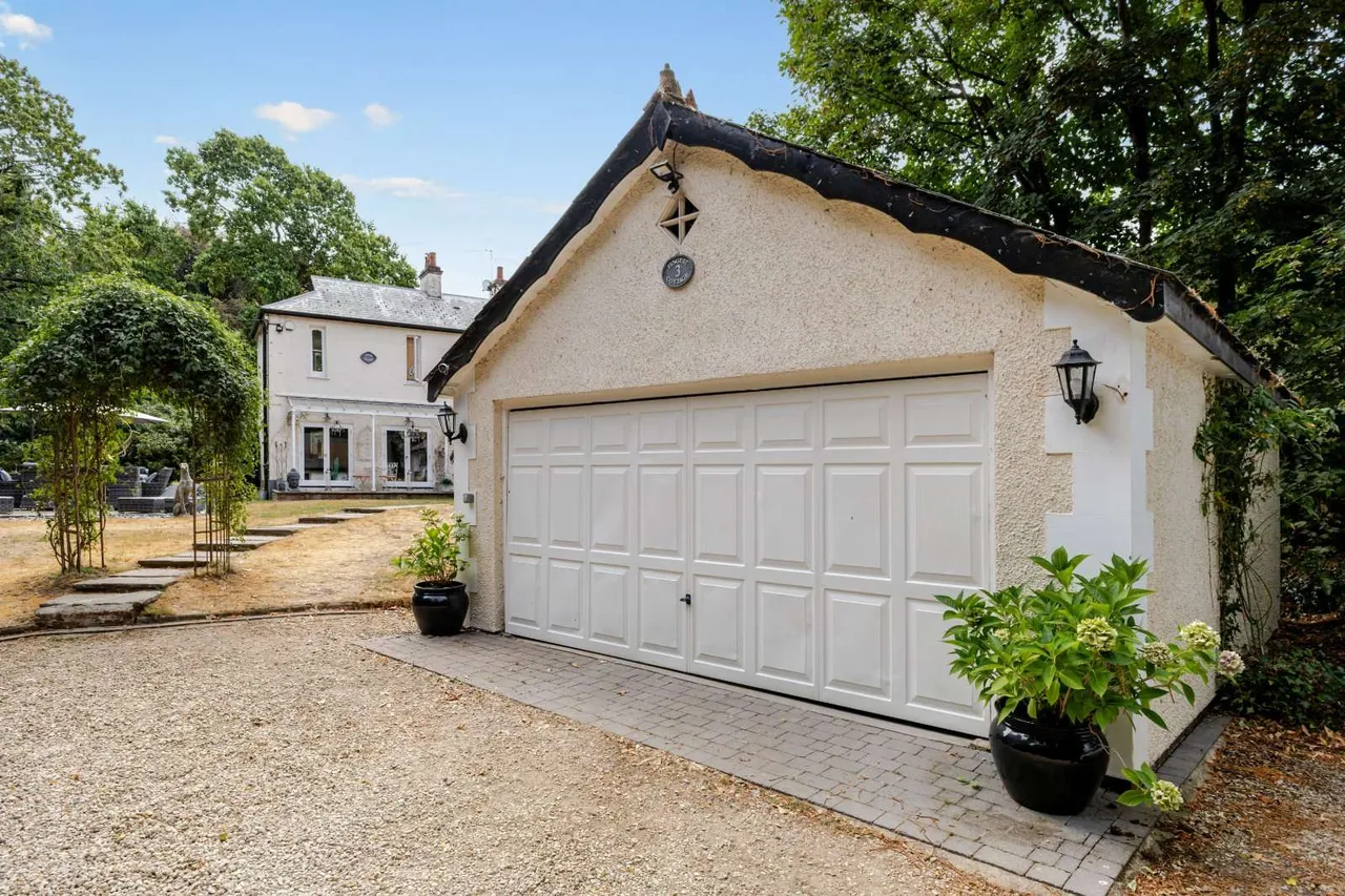 Finings Road, Bolter End, HP14, photo 17