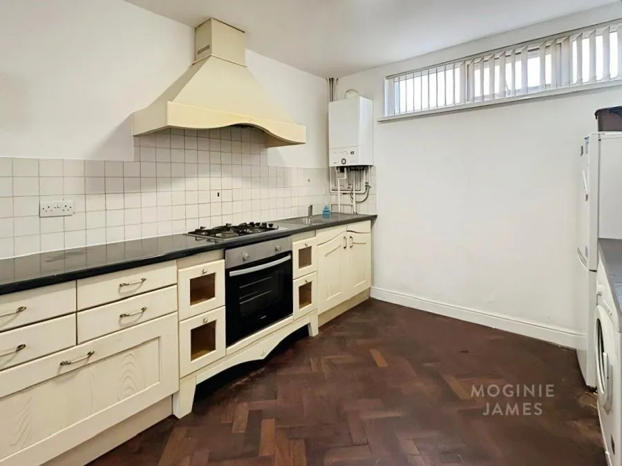 Newport Road, Cardiff, CF24, photo 6