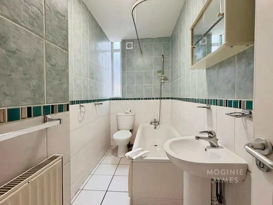Newport Road, Cardiff, CF24, photo 7