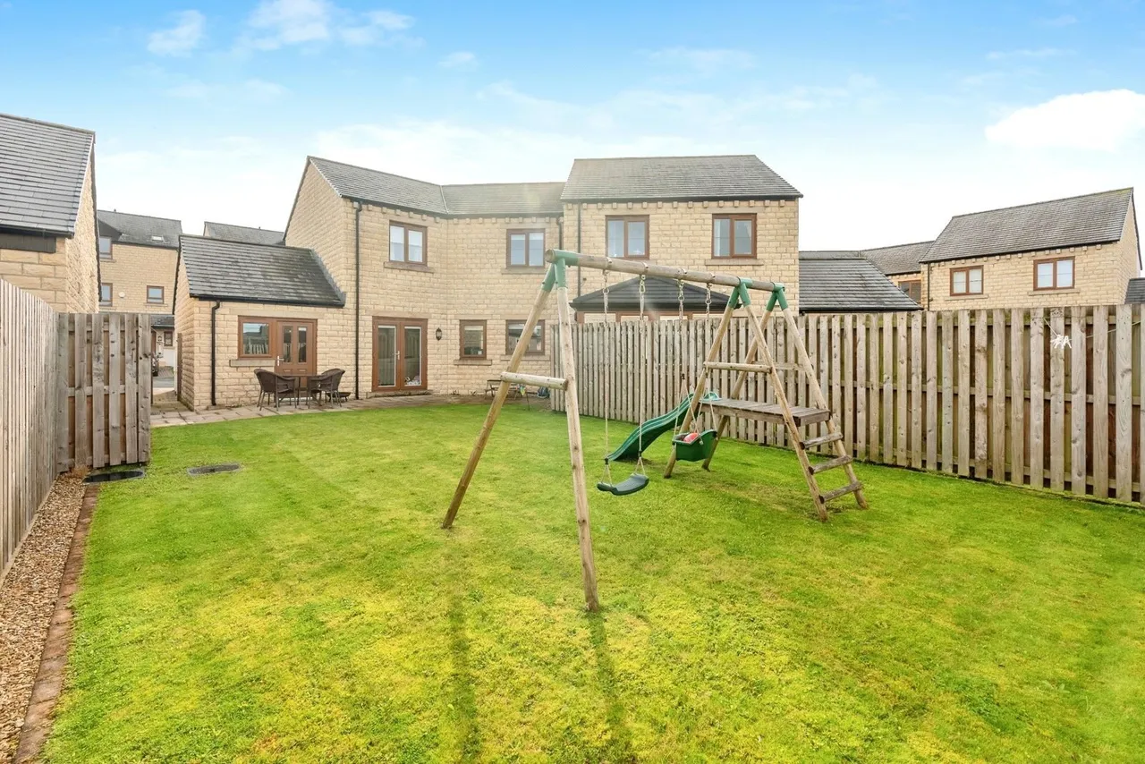 Clarkson Close, Burnley, Lancashire, BB10, photo 5