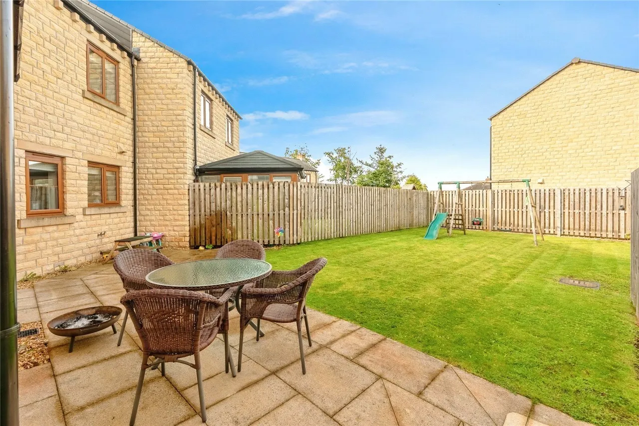 Clarkson Close, Burnley, Lancashire, BB10, photo 17