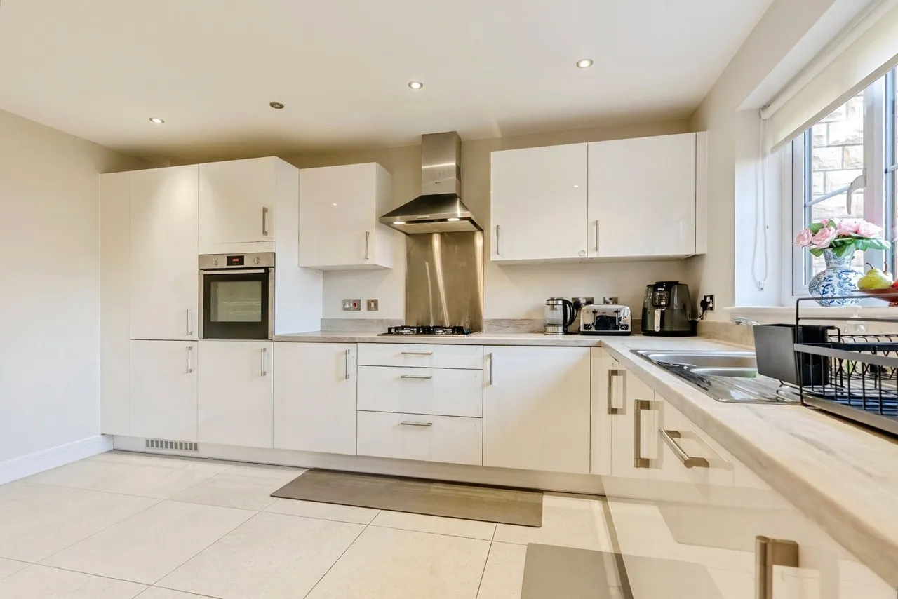 Clarkson Close, Burnley, Lancashire, BB10, photo 2