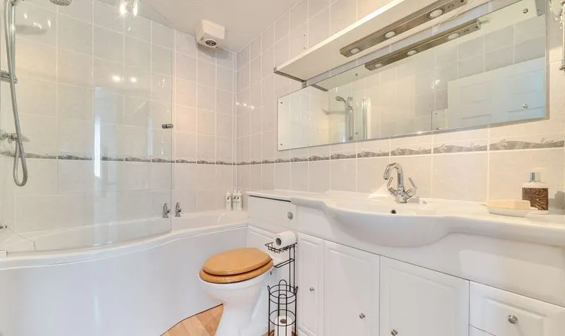 Kiln Lane, Epsom, KT17, photo 19