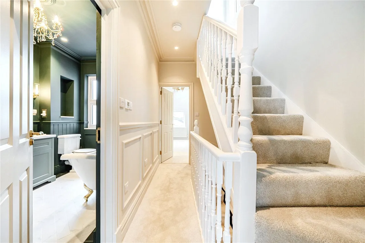 Brunswick Crescent, London, N11 1EE, photo 15