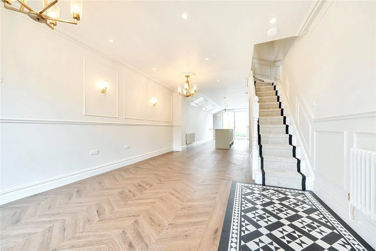 Brunswick Crescent, London, N11 1EE, photo 3