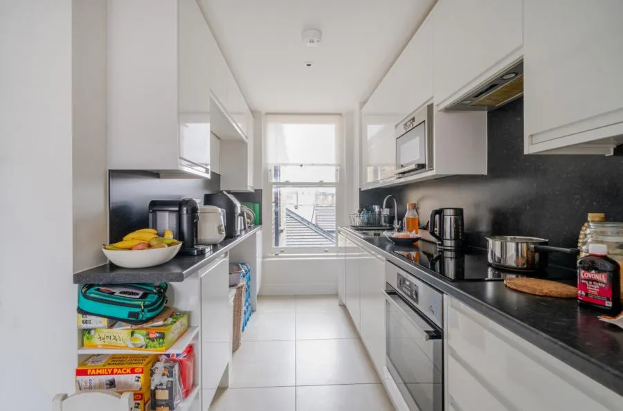 Askew Road, London, W12, photo 6