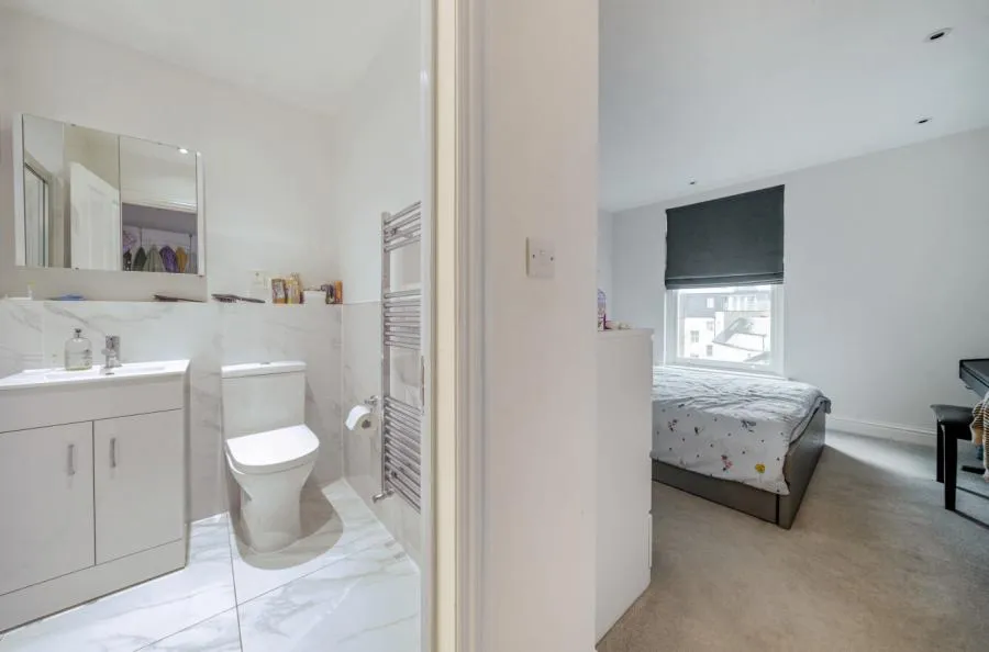 Askew Road, London, W12, photo 10