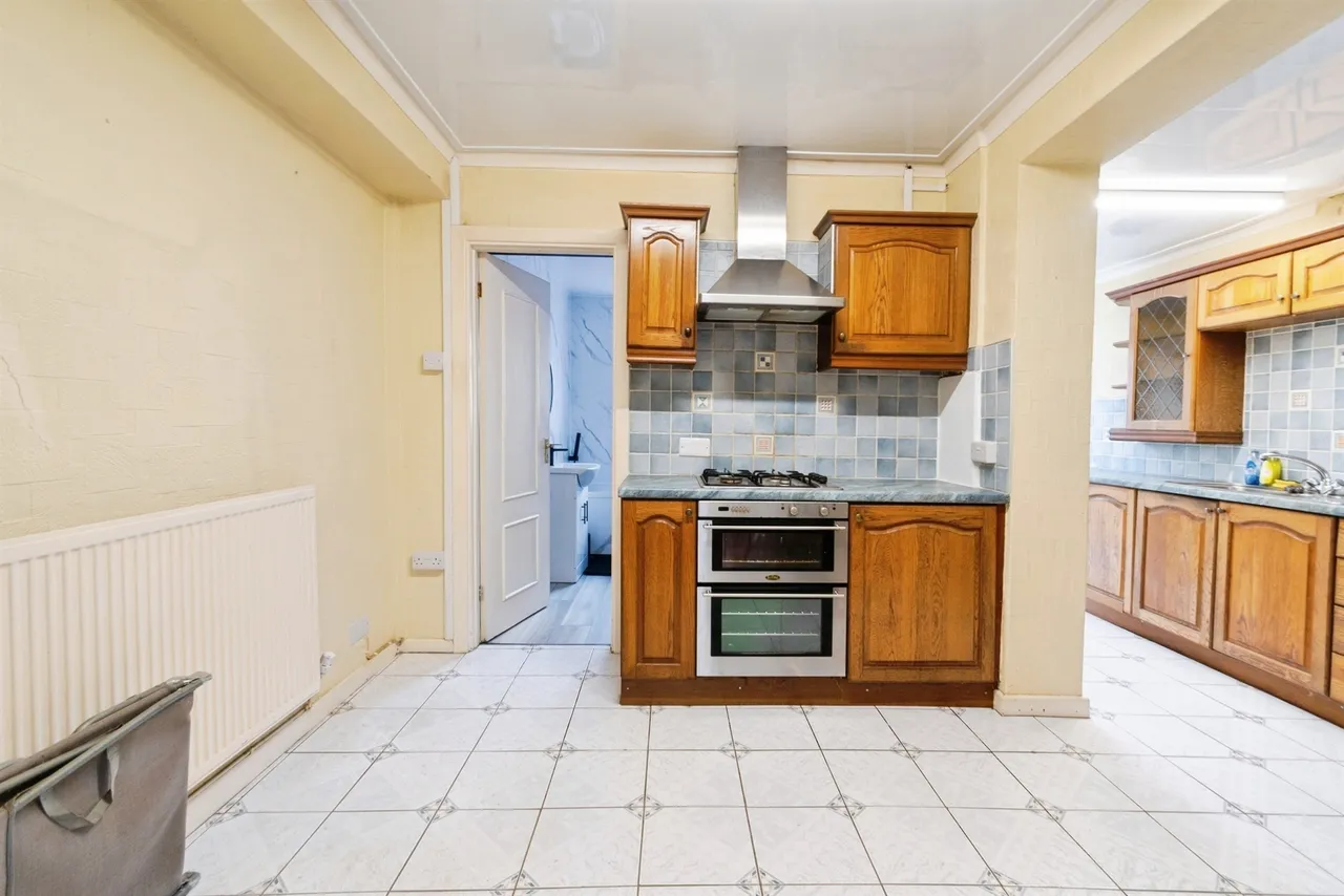 King Street, Pontypridd, CF37, photo 8