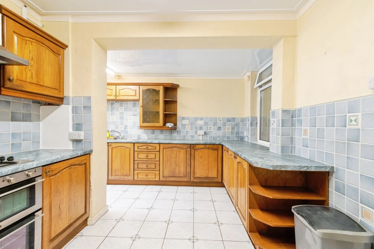 King Street, Pontypridd, CF37, photo 9