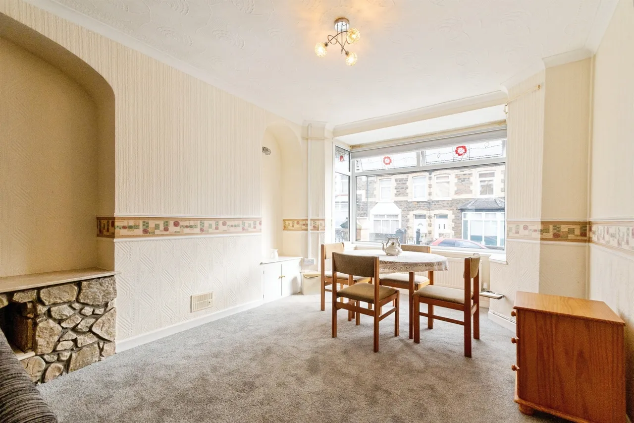 King Street, Pontypridd, CF37, photo 4