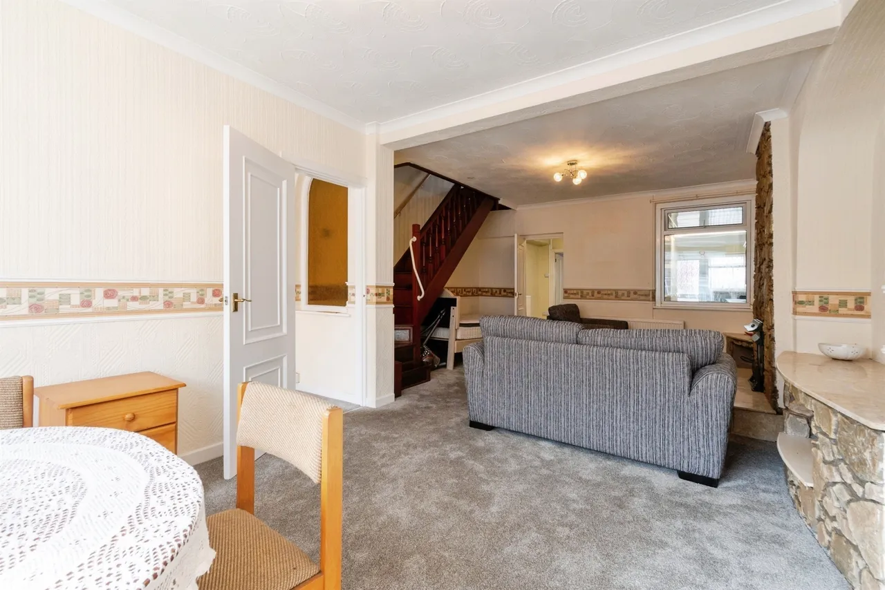 King Street, Pontypridd, CF37, photo 5