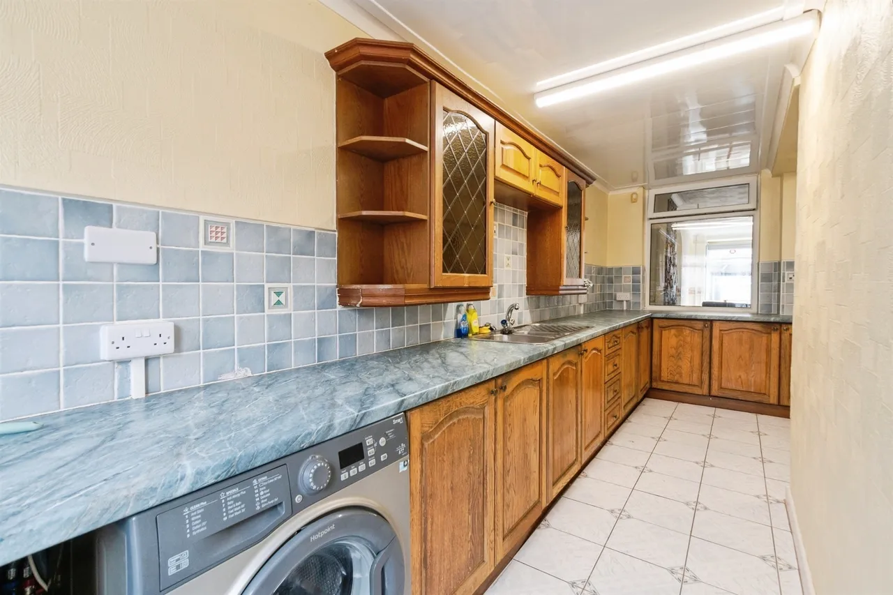 King Street, Pontypridd, CF37, photo 11