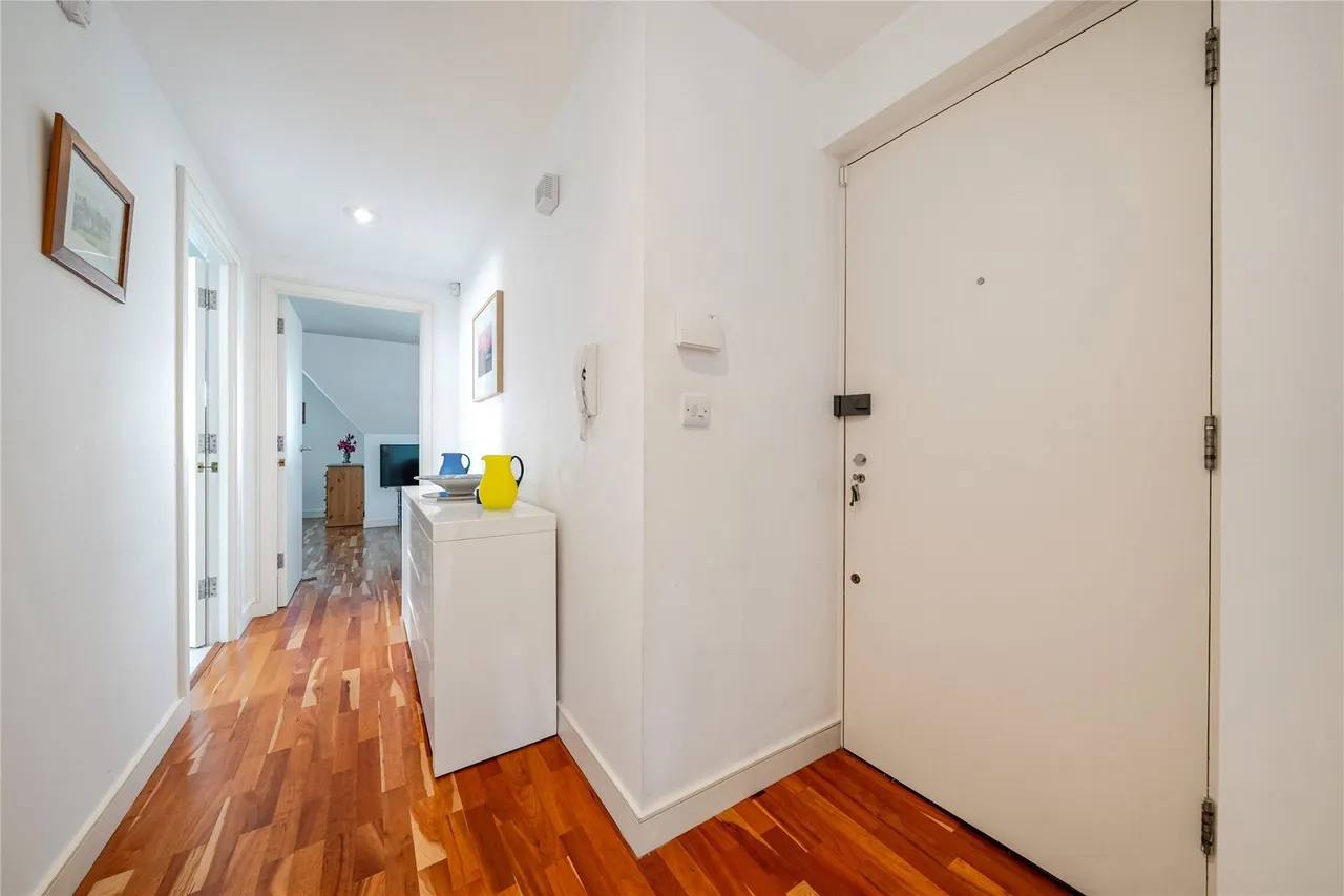 Plaistow Lane, Bromley, BR1, photo 18