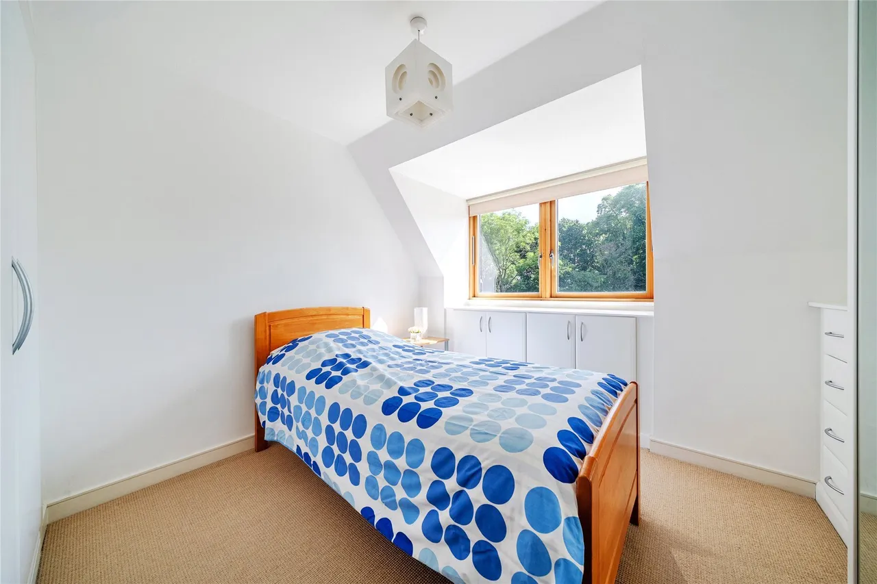 Plaistow Lane, Bromley, BR1, photo 22