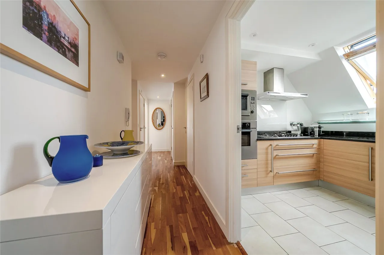 Plaistow Lane, Bromley, BR1, photo 9