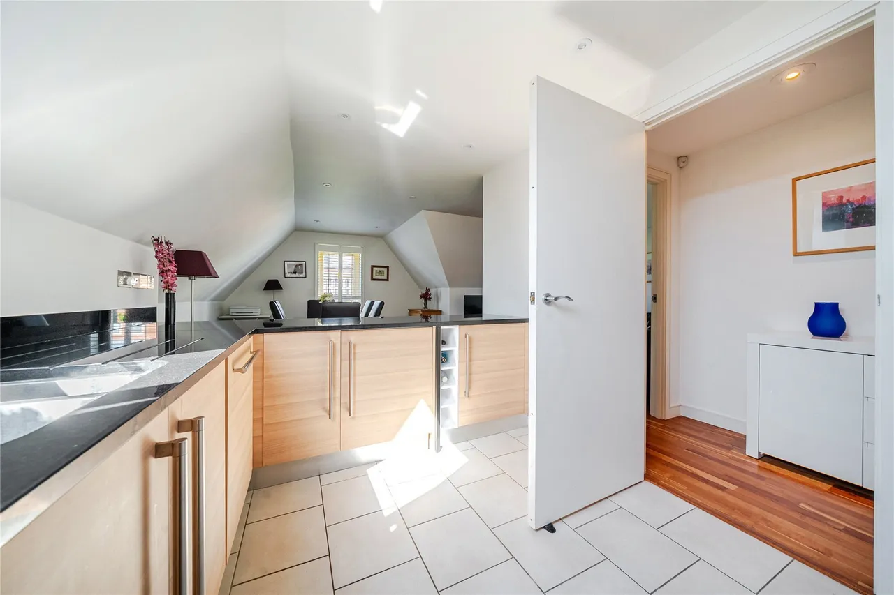 Plaistow Lane, Bromley, BR1, photo 20