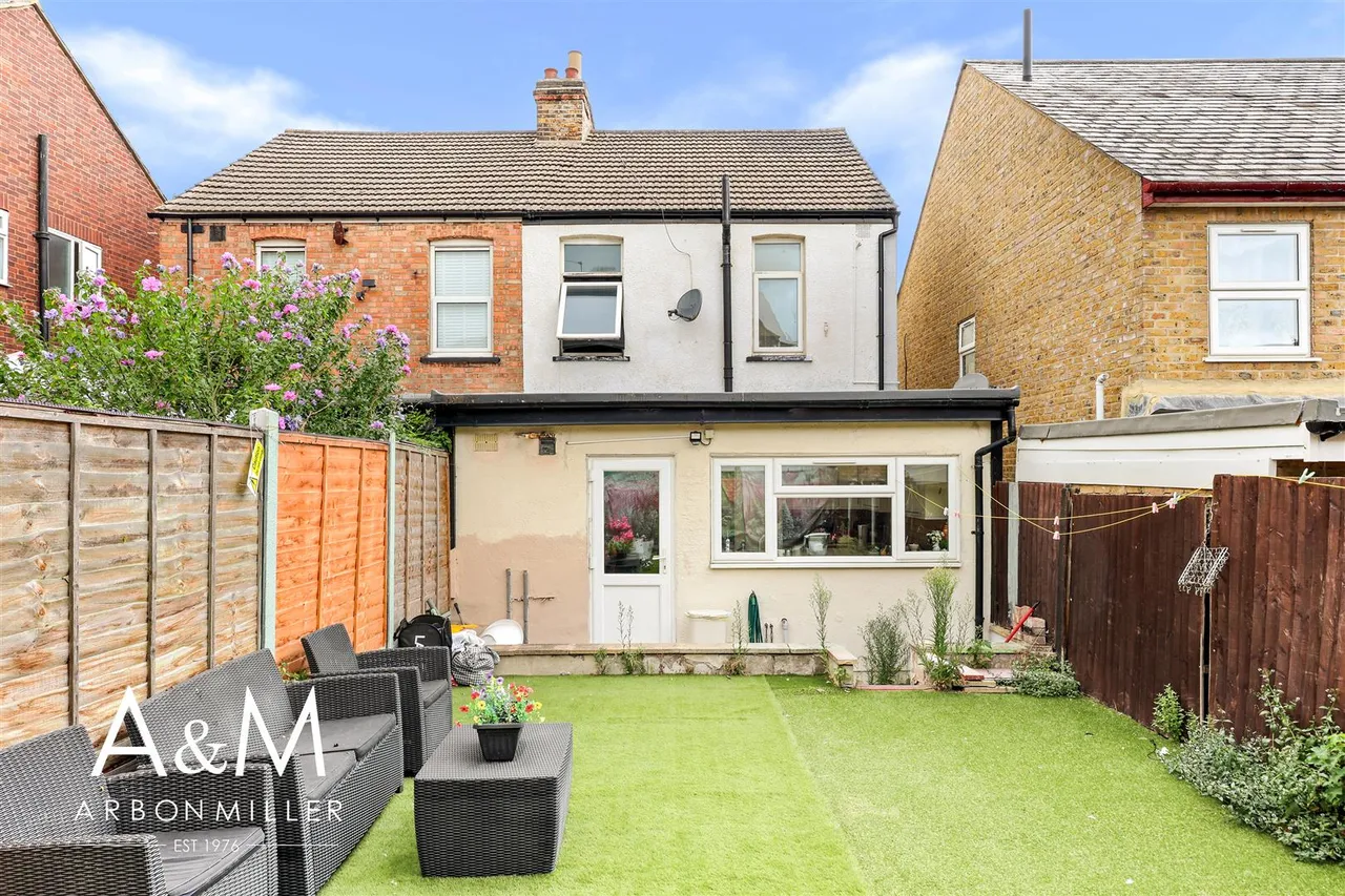 Horns Road, Barkingside, Essex, Ilford, IG61BE, photo 22