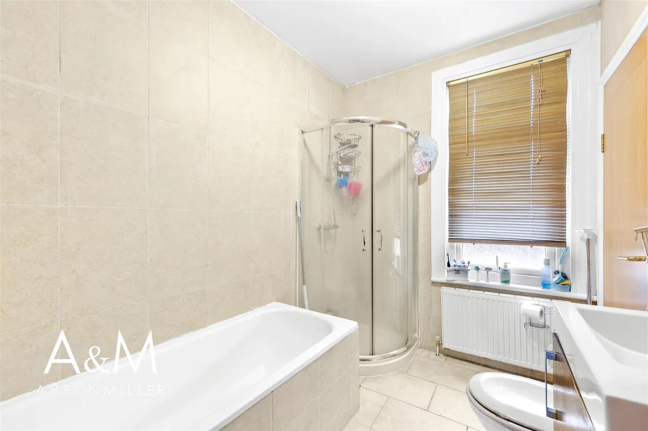 Horns Road, Barkingside, Essex, Ilford, IG61BE, photo 18