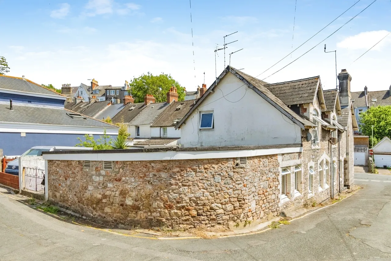 2 bed flat for sale, Waterloo Road, Torquay, TQ1