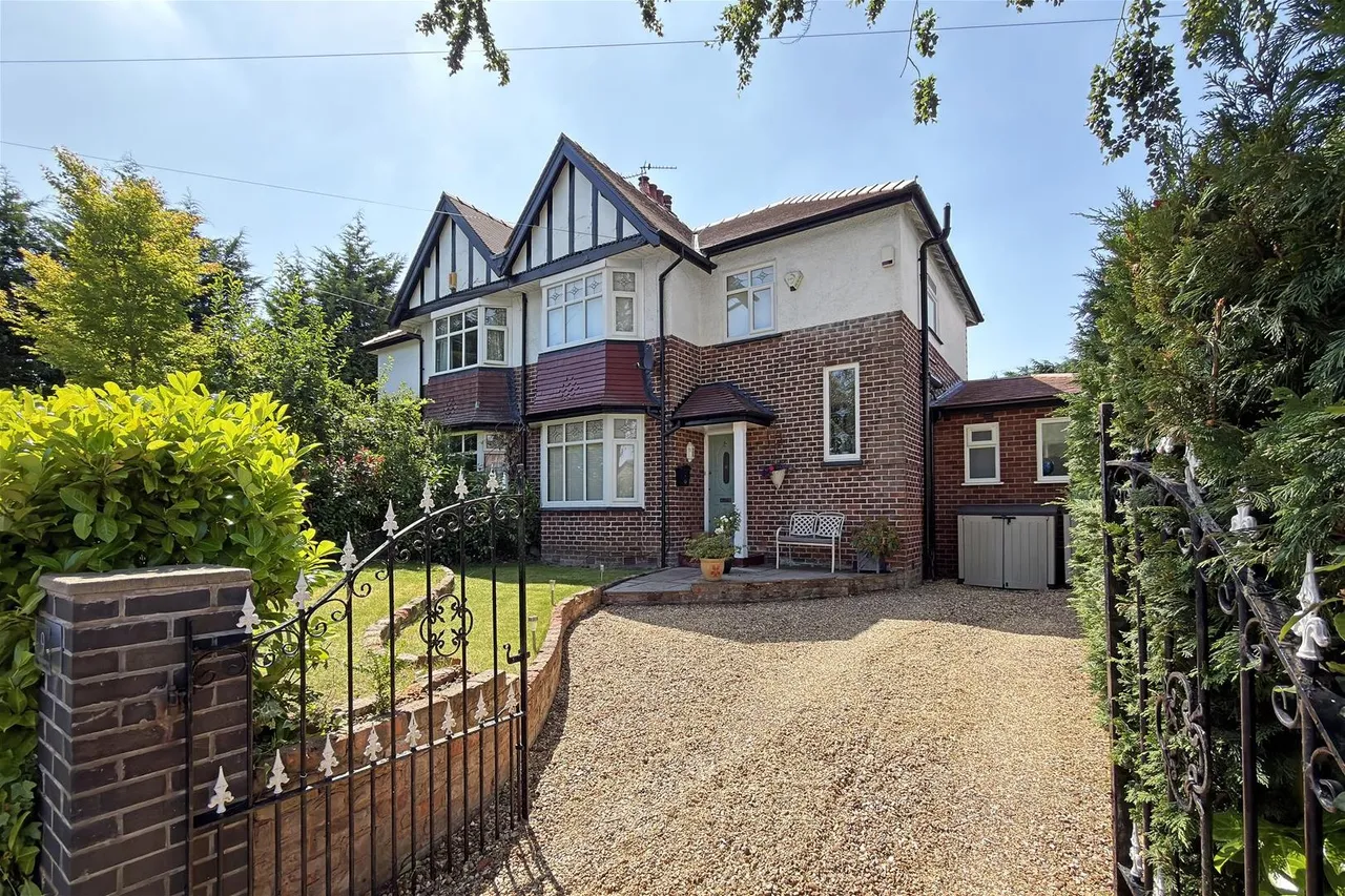 3 bed house for sale — Delahays Road, Hale, Cheshire WA15 8DS