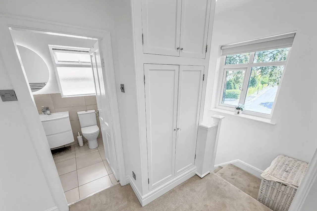 Delahays Road, Hale, Cheshire WA15 8DS, photo 40
