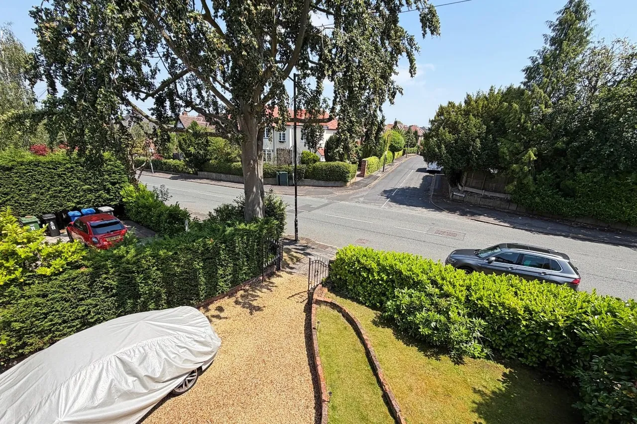 Delahays Road, Hale, Cheshire WA15 8DS, photo 41