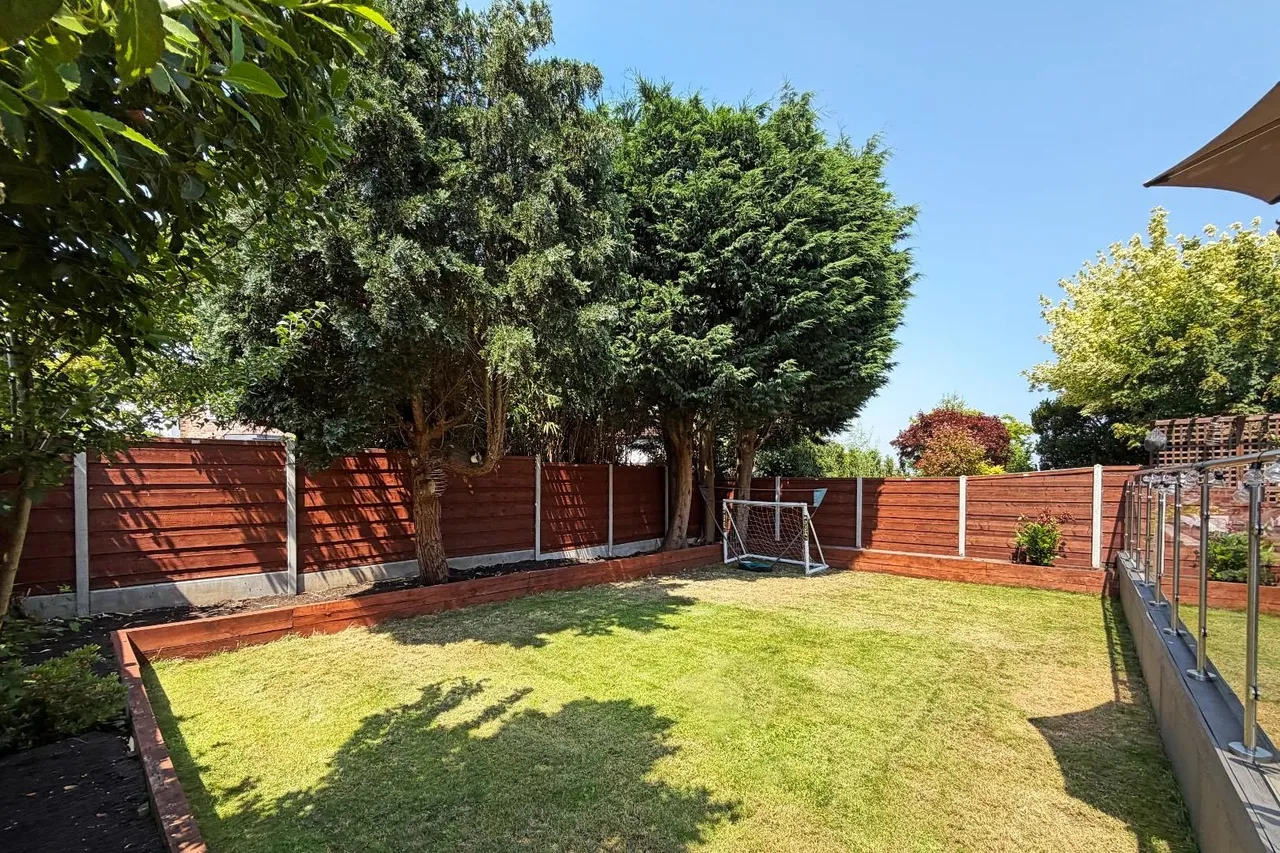 Delahays Road, Hale, Cheshire WA15 8DS, photo 25