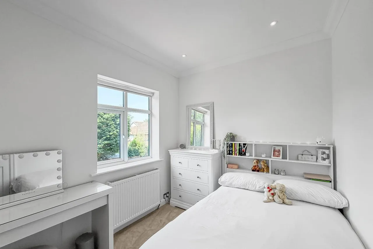 Delahays Road, Hale, Cheshire WA15 8DS, photo 36