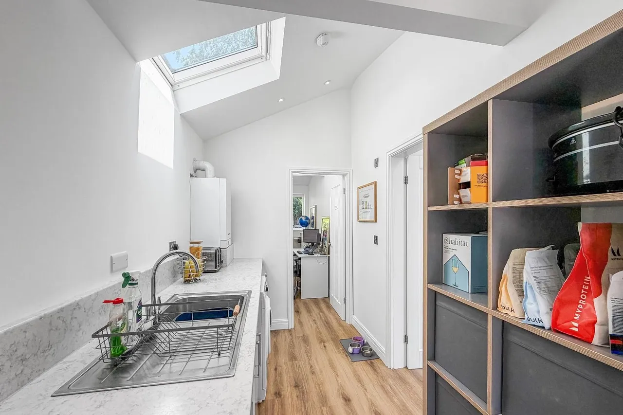 Delahays Road, Hale, Cheshire WA15 8DS, photo 17
