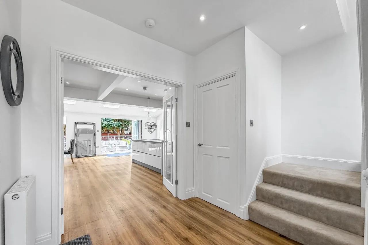 Delahays Road, Hale, Cheshire WA15 8DS, photo 22