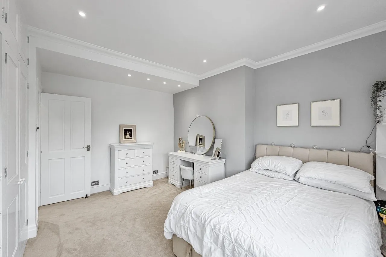 Delahays Road, Hale, Cheshire WA15 8DS, photo 32