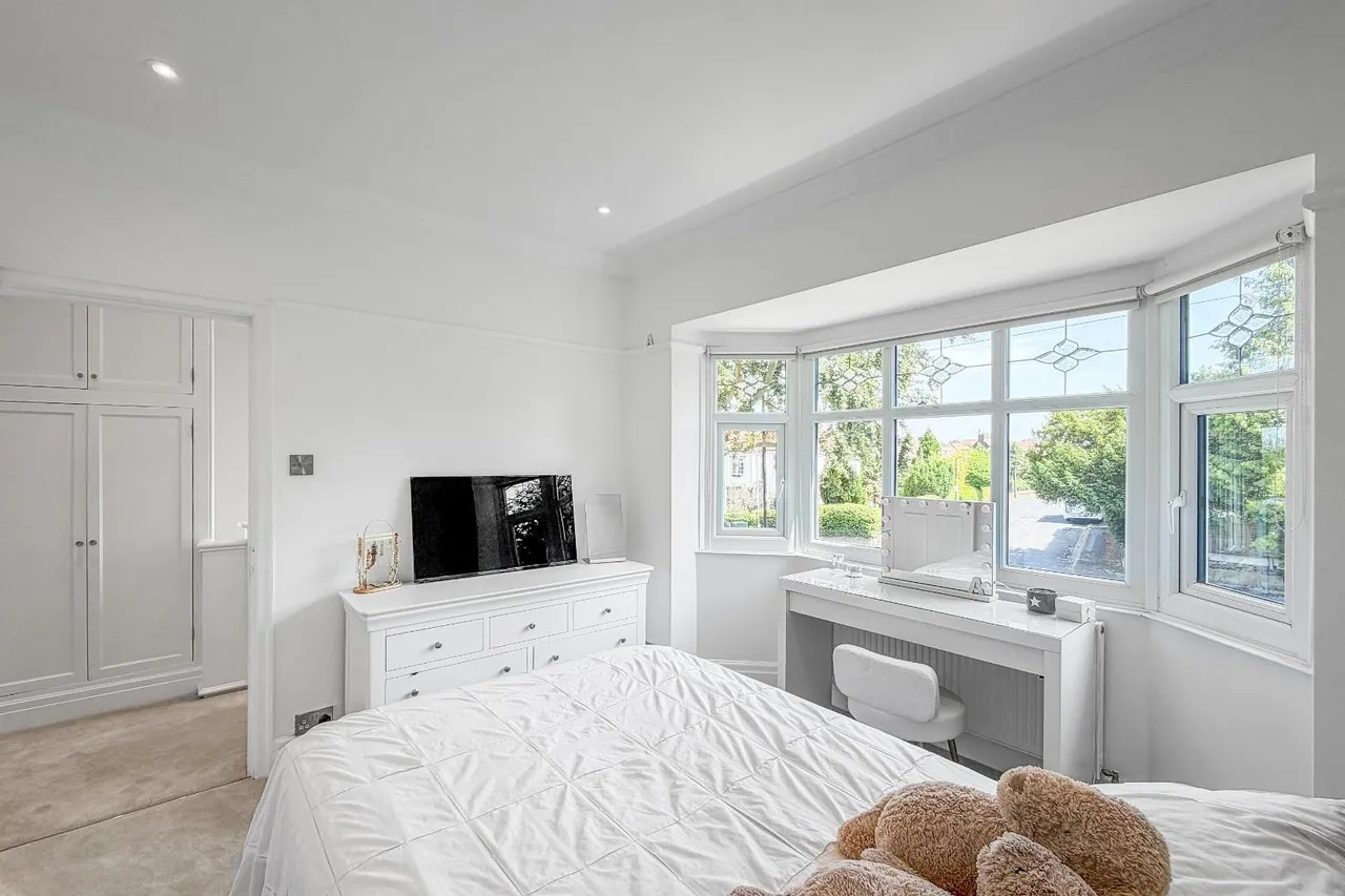Delahays Road, Hale, Cheshire WA15 8DS, photo 35