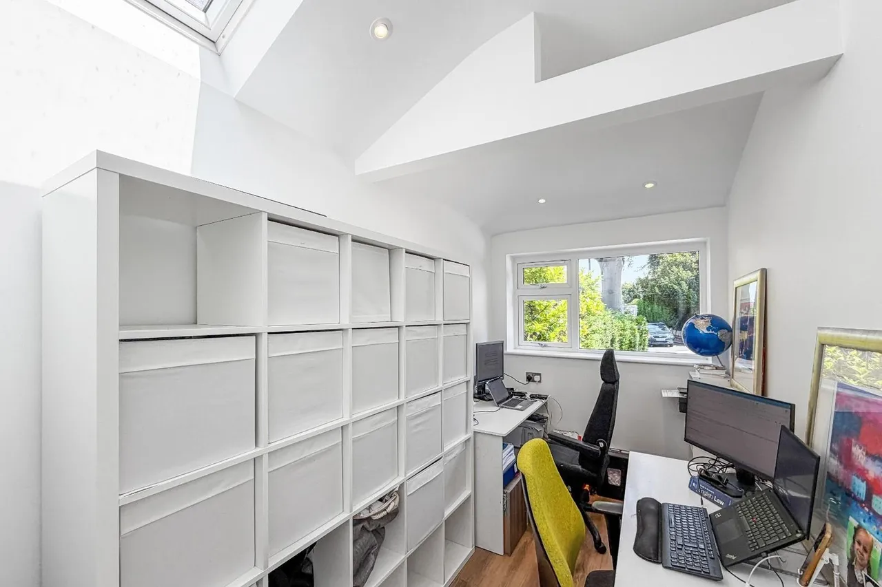 Delahays Road, Hale, Cheshire WA15 8DS, photo 15