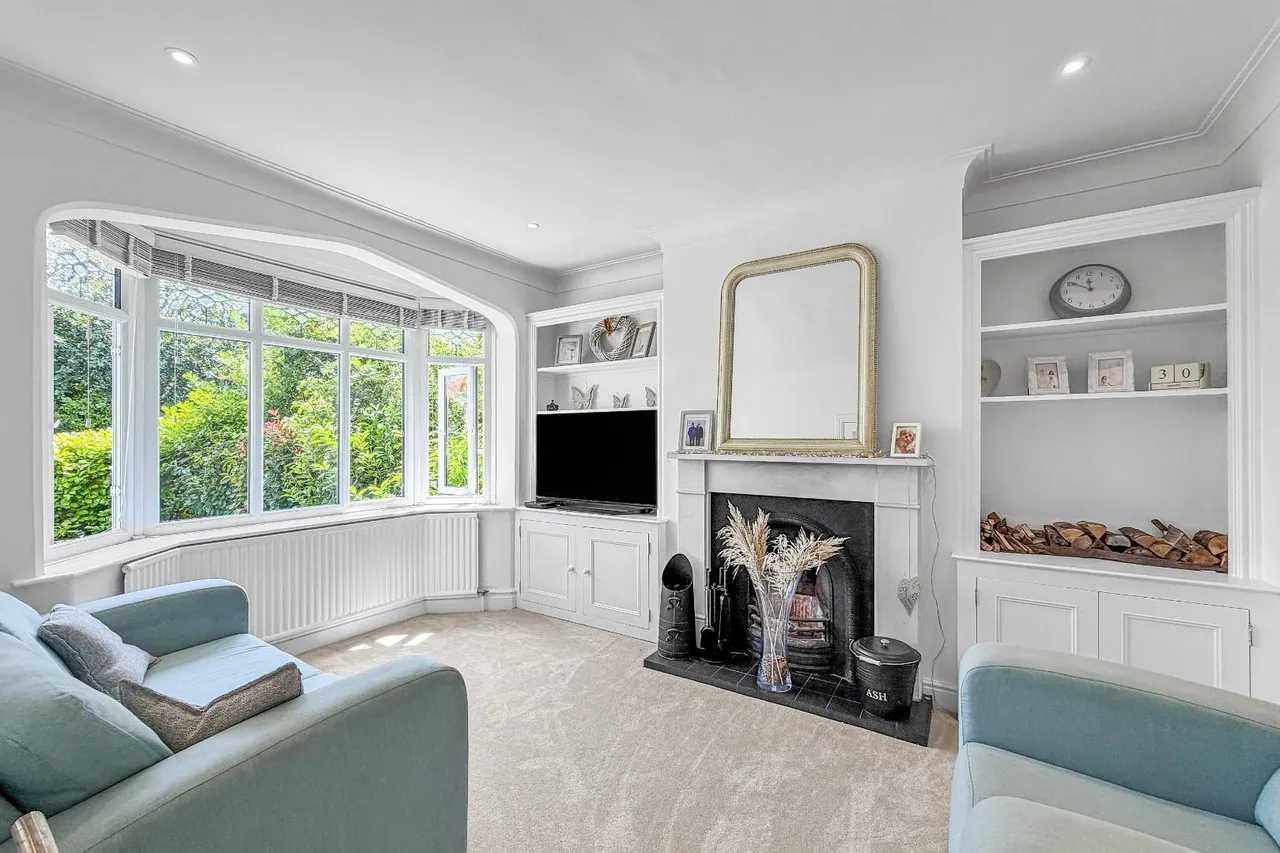 Delahays Road, Hale, Cheshire WA15 8DS, photo 4